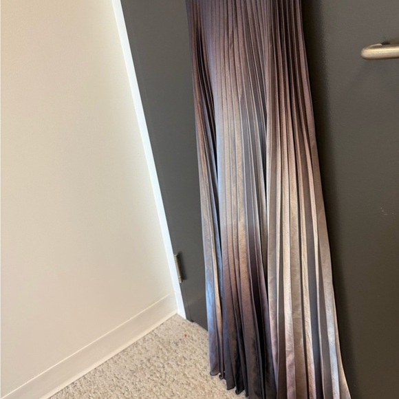 Betsy & Adam size 4 GUC Red Pleated V-Neck Maxi Dress- seee full description - Picture 5 of 16